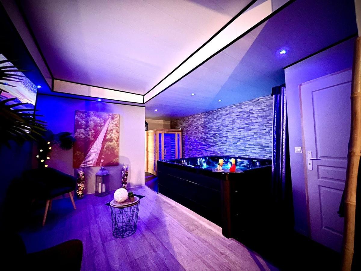 Logement Privatif Avec Jacuzzi Apartman Bergues Kültér fotó