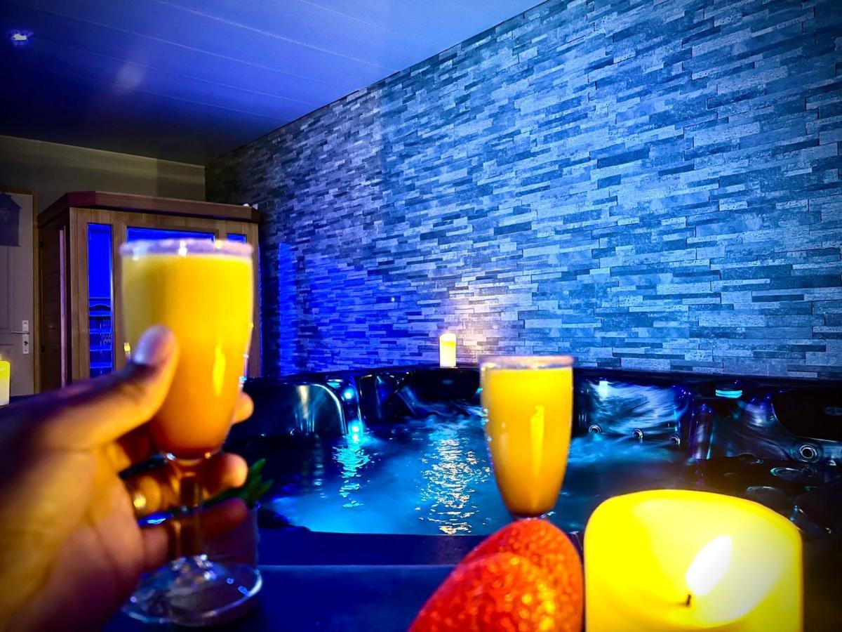 Logement Privatif Avec Jacuzzi Apartman Bergues Kültér fotó